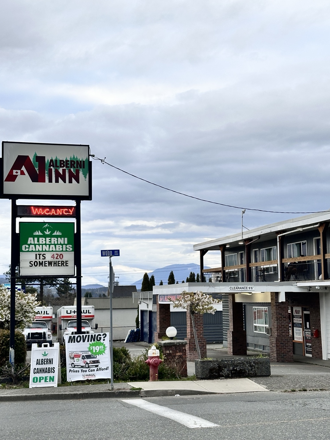 A-1 Alberni Inn Exterior